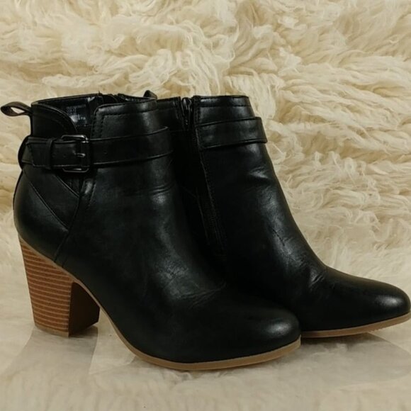 Time & Tru Shoes Women's Black Booties Boots Zipper Buckles Heels Size 8.5 - Picture 1 of 10